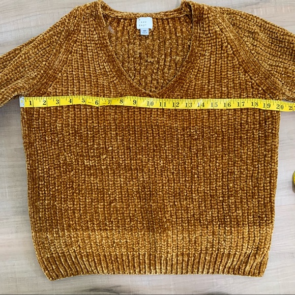 Preloved A New Day Cozy Sweater - Picture 9 of 10